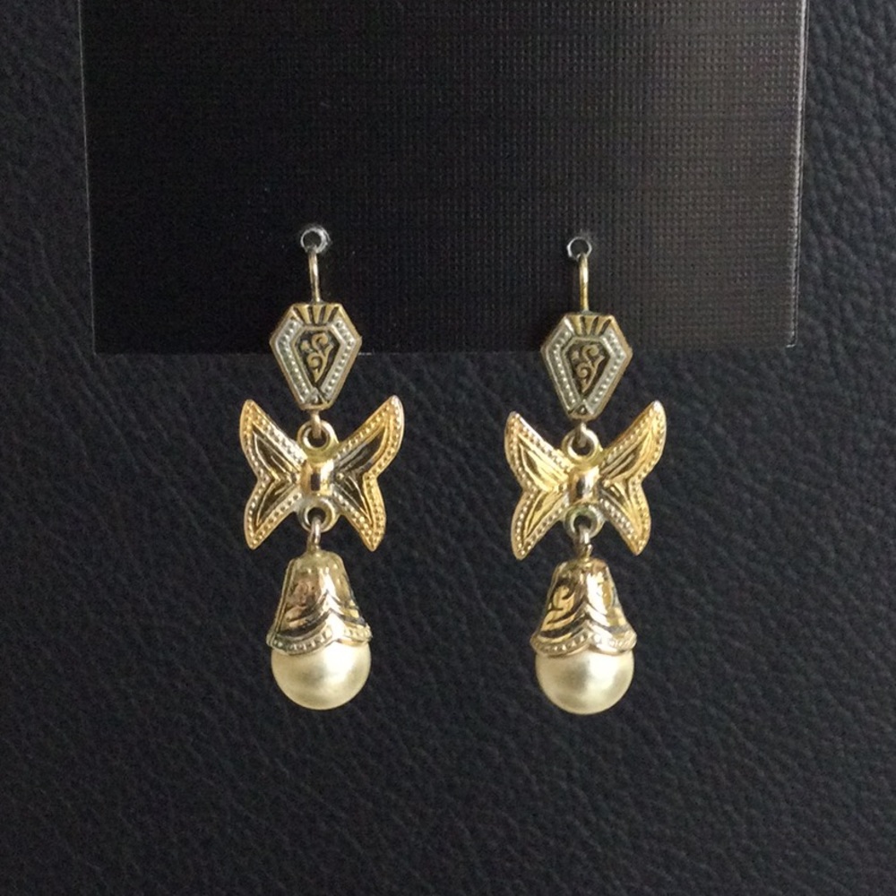 Elegant Vintage Spanish Pearl Earrings